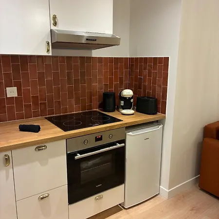 Апартаменты Chic 4 Personnes - Plein Centre Historique *